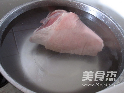 红烧肘子的做法步骤:5
