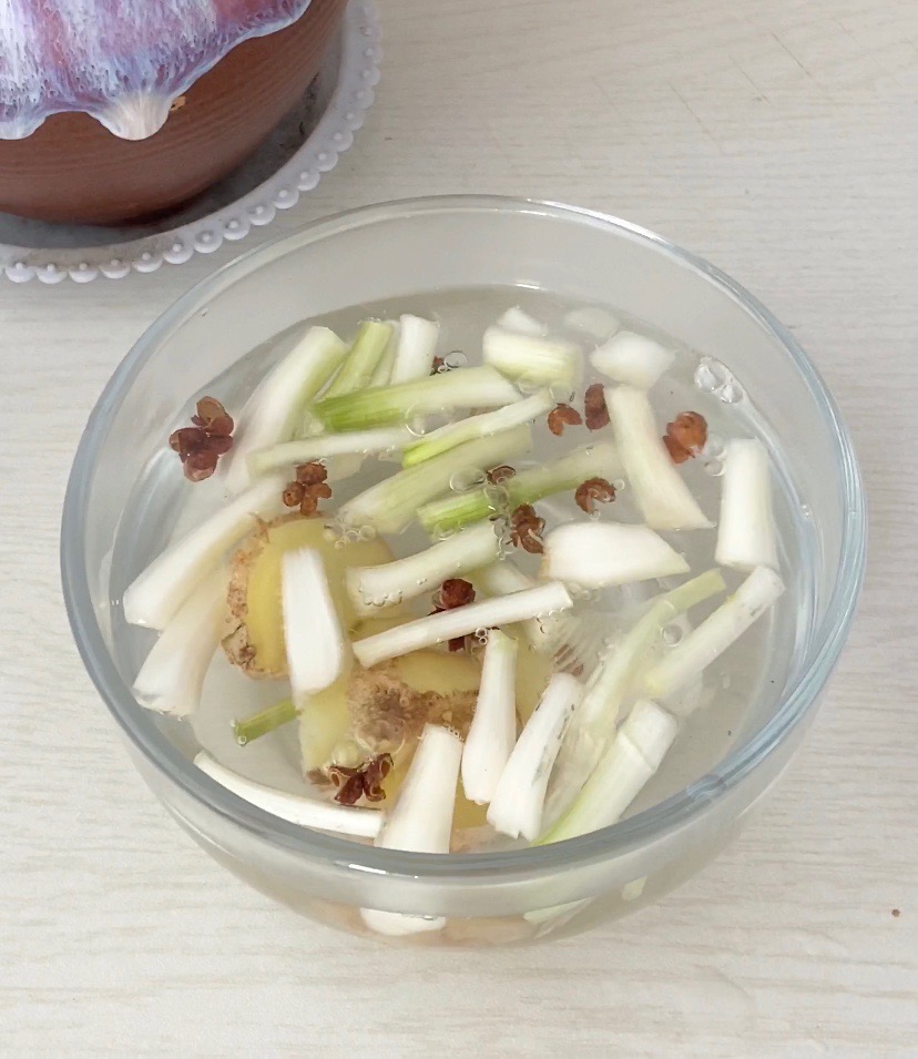 香嫩多汁,鸡汁汤包的做法步骤:2