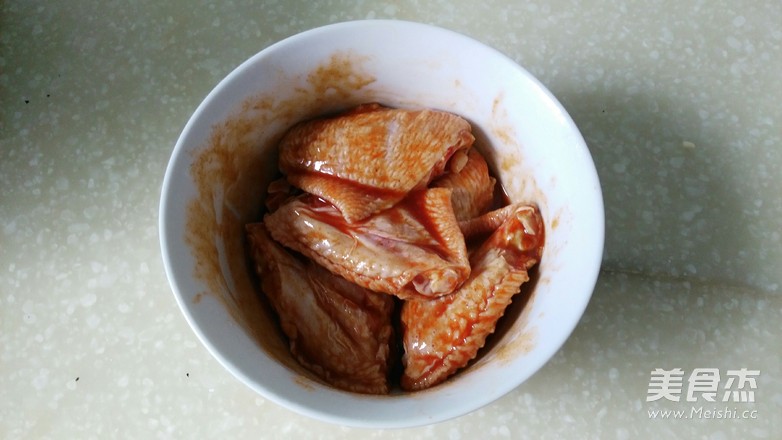 奥尔良煎鸡翅的做法步骤:6