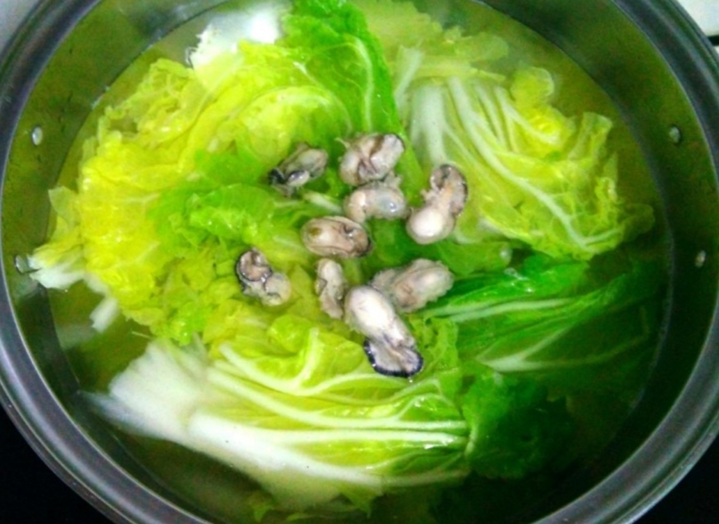 白菜蛎蝗汤的做法步骤：8