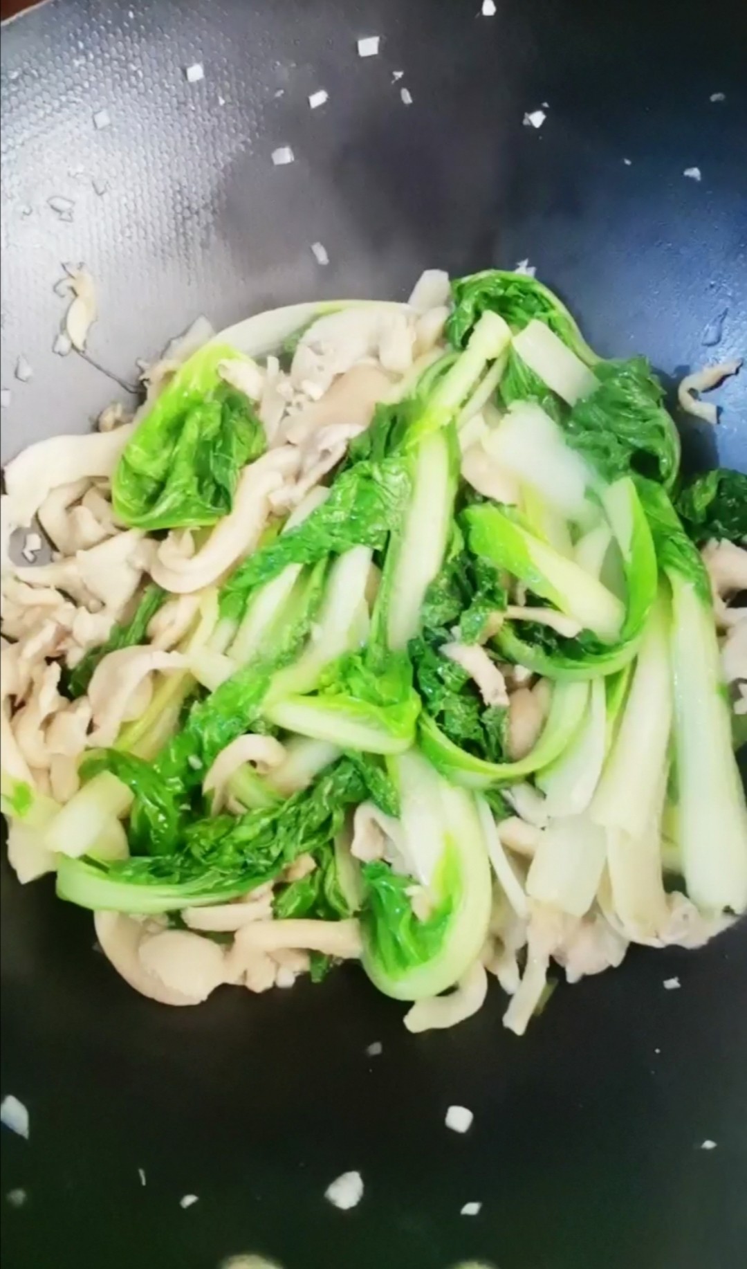平菇炒小白菜的做法步骤：7