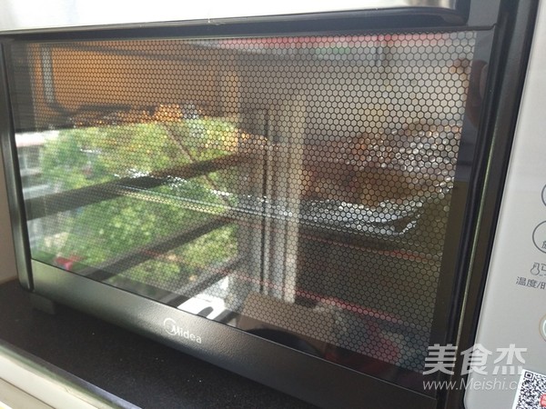 百里香烤猪排的做法步骤:7