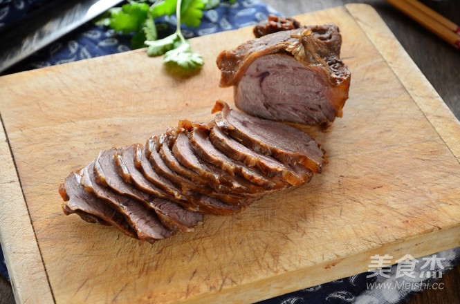 烧饼夹五香酱牛肉的做法步骤:11