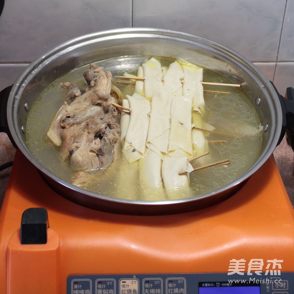 东北特色鸡汤豆腐串的做法步骤：8