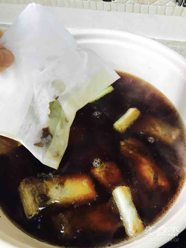 排骨炖豆角土豆的做法步骤:5