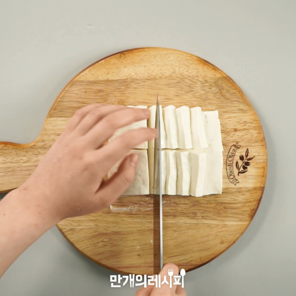 金枪鱼豆腐泡菜的做法步骤：1
