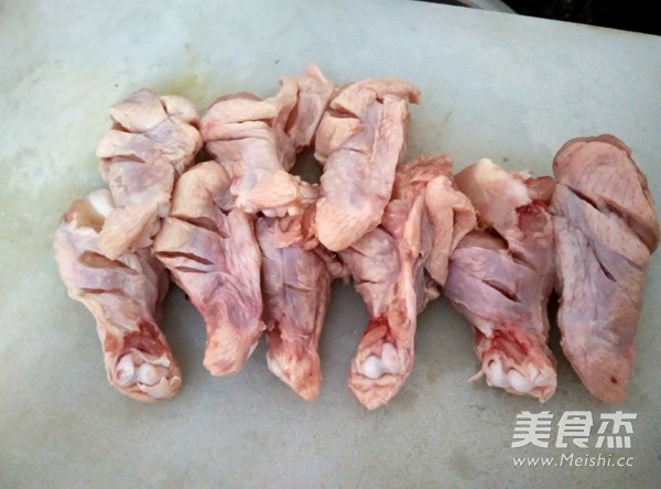 叉烧酱香鸡腿的做法步骤：1