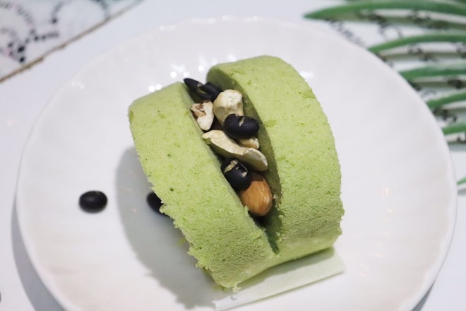 菠菜蛋糕卷的做法步骤:14