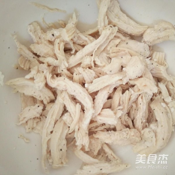 油醋汁鸡肉豌豆沙拉的做法步骤：1