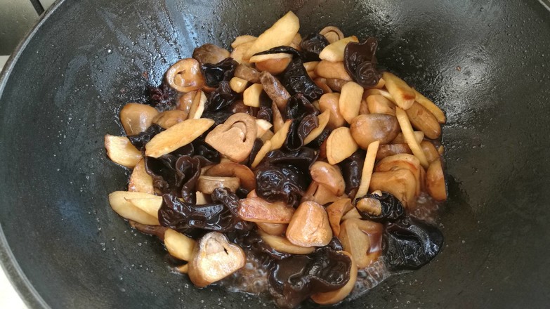 素烧草菇茭白的做法步骤:6
