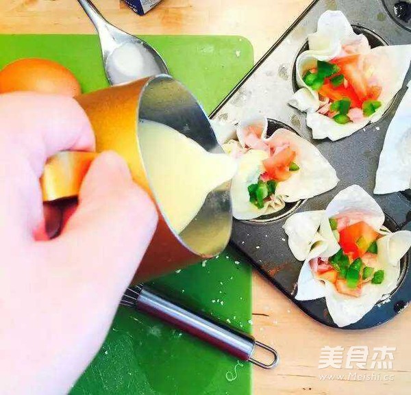 馄饨皮乳蛋饼的做法步骤：3