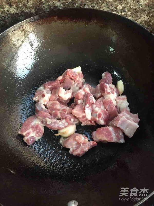 叉烧酱焖排骨的做法步骤:3
