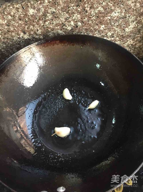 叉烧酱焖排骨的做法步骤:2