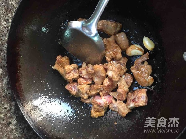 叉烧酱焖排骨的做法步骤:7