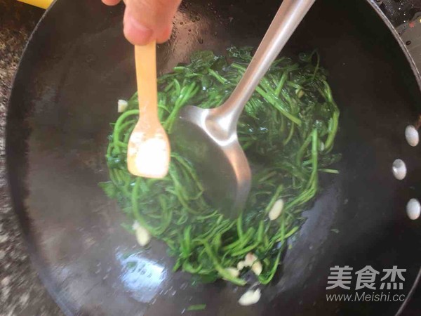 蒜蓉炒西洋菜的做法步骤：5