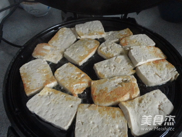 豆腐炒菜心的做法步骤：2