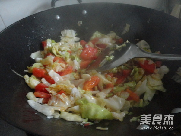 西红柿素炒洋白菜的做法步骤：8