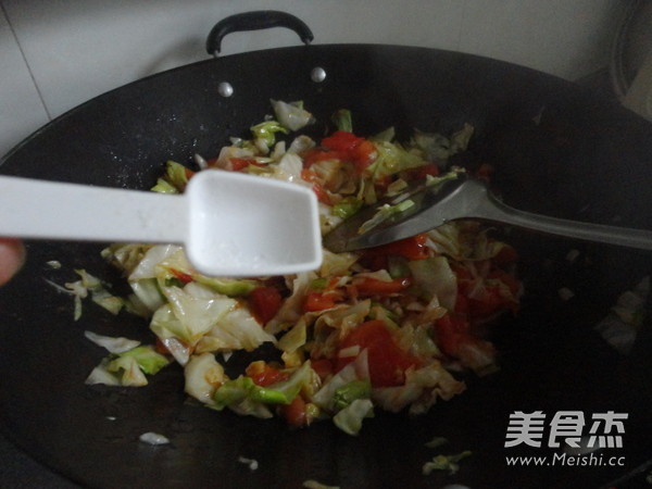 西红柿素炒洋白菜的做法步骤：9