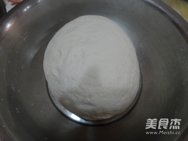 白面花卷的做法步骤：1