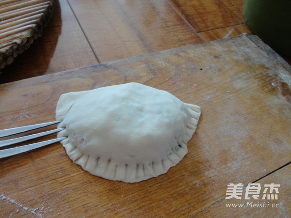 菠菜韭菜盒子的做法步骤:7