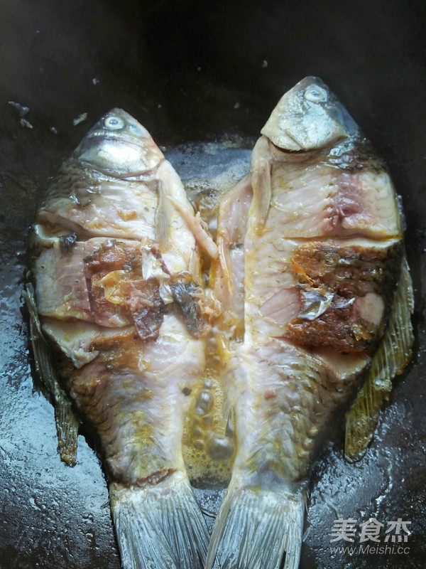糖醋鱼的做法步骤：2