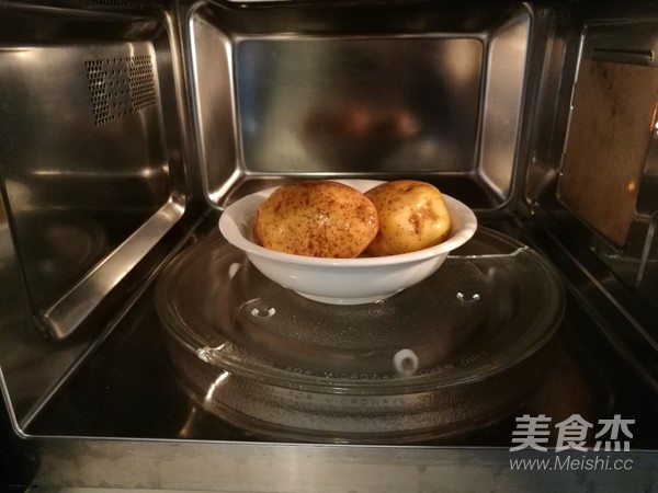 田园土豆饼的做法步骤：3