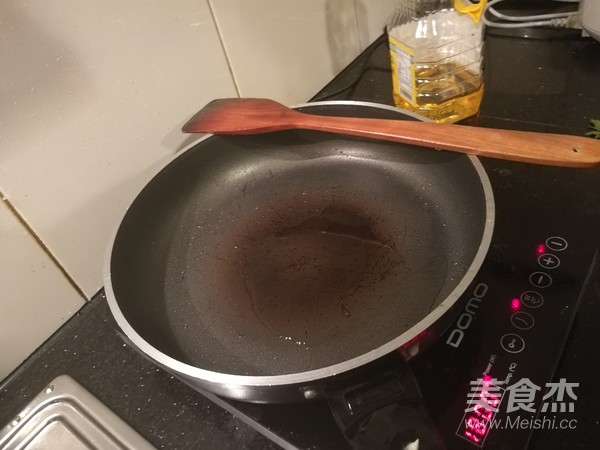 芹菜炒牛肉的做法步骤：3