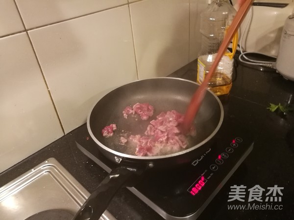 芹菜炒牛肉的做法步骤：4