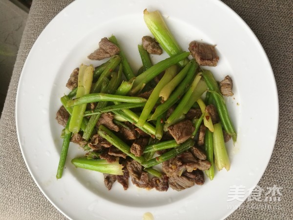 芹菜炒牛肉的做法步骤：6