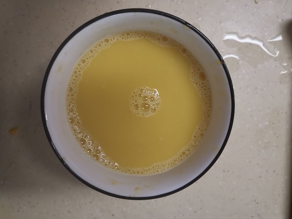 微波炉芒果蒸蛋的做法步骤：3