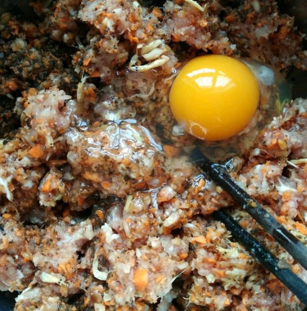 胡萝卜猪肉饺的做法步骤：4