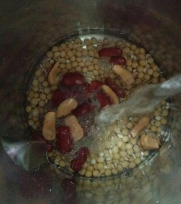 红枣豆浆的做法步骤：4