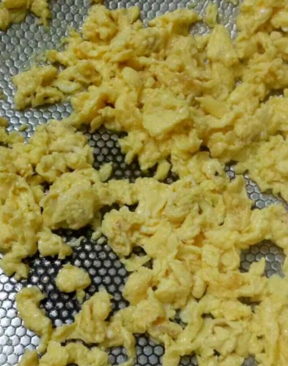 蛋炒饭的做法步骤:3