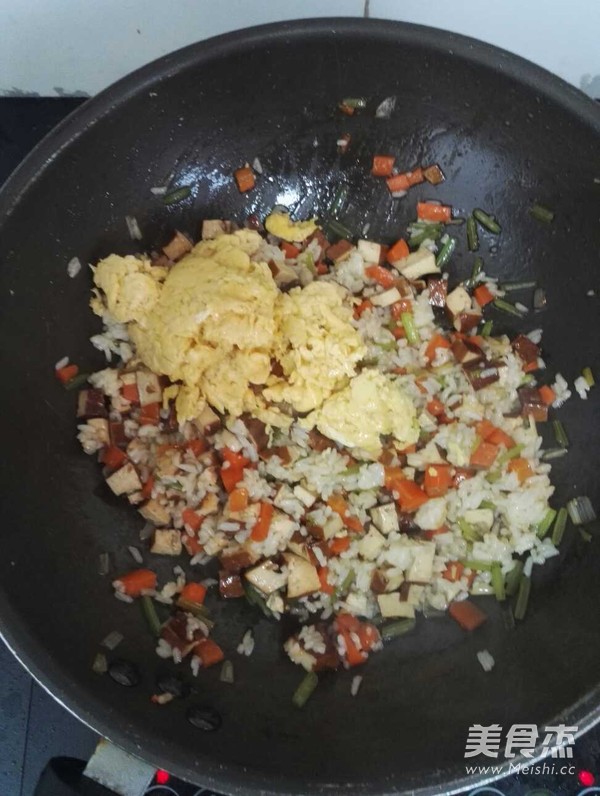 花式什锦炒饭的做法步骤:7