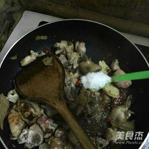 土豆烧鸡腿的做法步骤：18