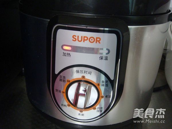 薏米莲子银耳羹的做法步骤:4