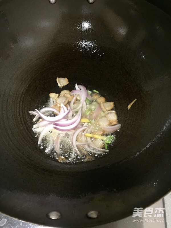 莆田鲜虾花蛤卤面的做法步骤：4