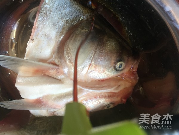 霸王超市| 剁椒鱼头的做法步骤:5