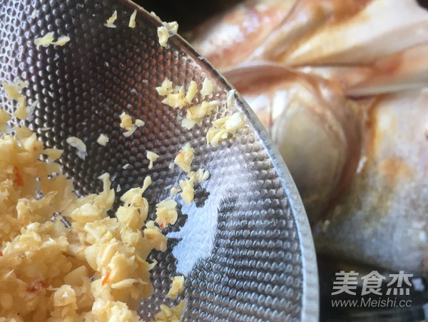 霸王超市| 剁椒鱼头的做法步骤:6
