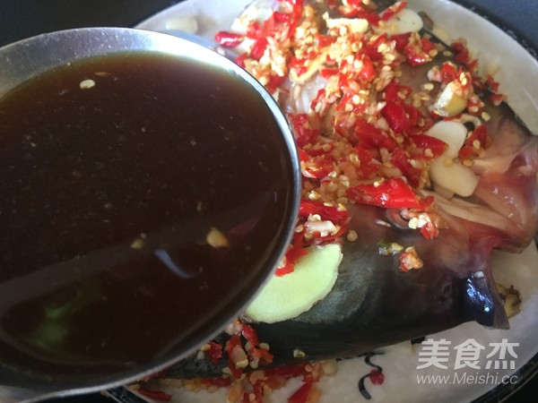 霸王超市| 剁椒鱼头的做法步骤:13