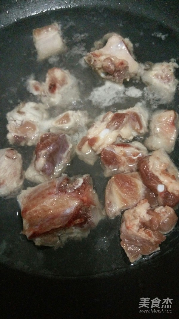 青椒排骨的做法步骤:2