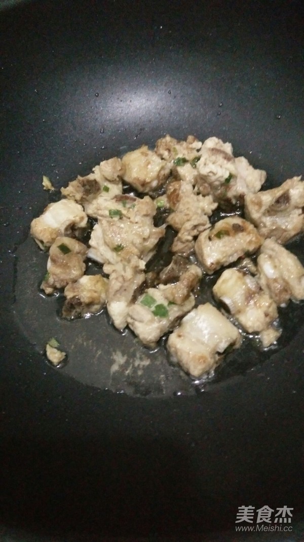 青椒排骨的做法步骤:7
