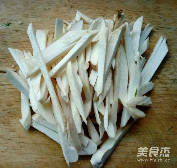芹菜炒三鲜的做法步骤:4