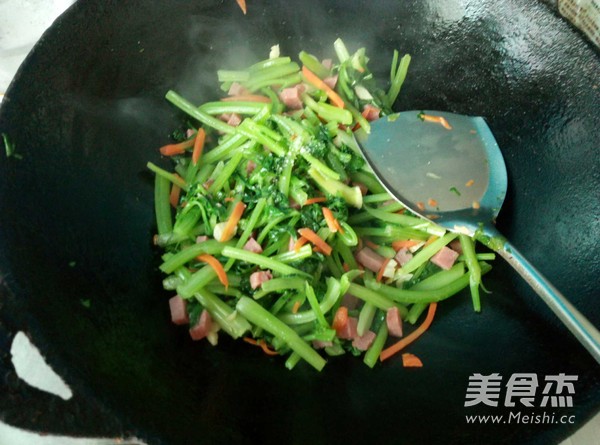 芹菜炒三鲜的做法步骤:10