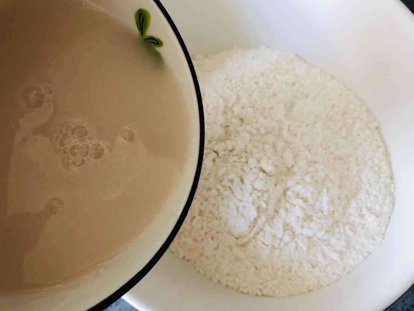味美多汁的大肉包的做法步骤:2