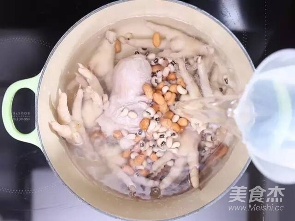 章鱼鸡爪汤的做法步骤：6