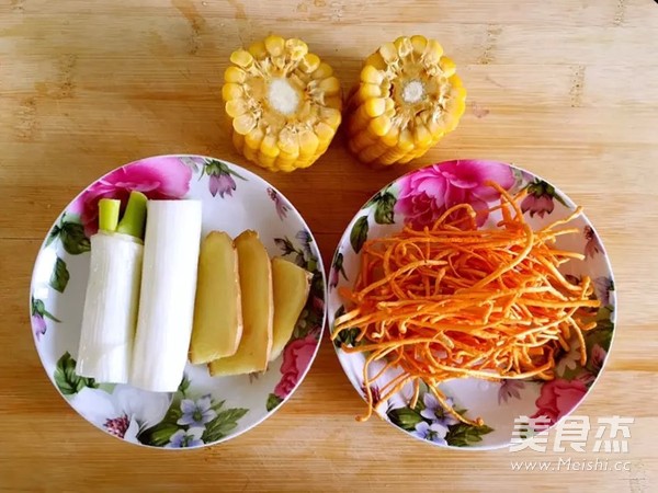 红豆薏米脊骨汤的做法步骤:2