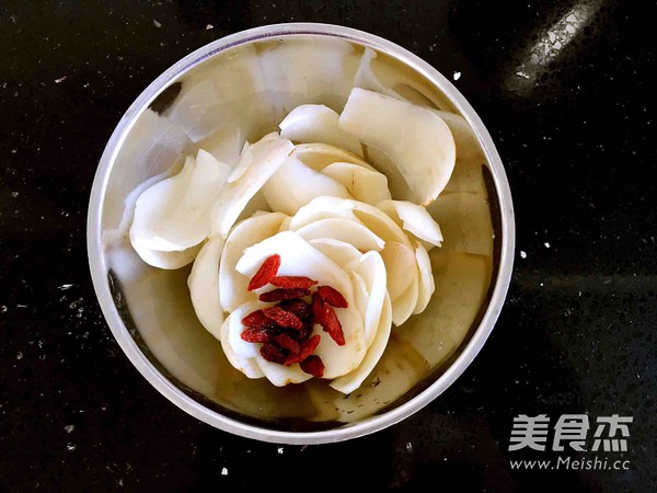 西芹百合的做法步骤:2