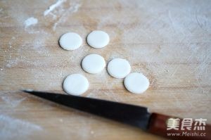 小狮子翻糖蛋糕的做法步骤:14