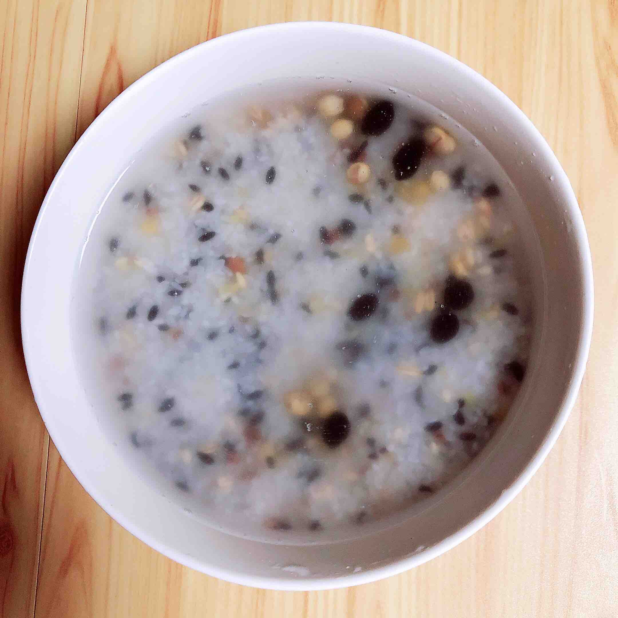 椰浆香糯八宝饭的做法步骤:2